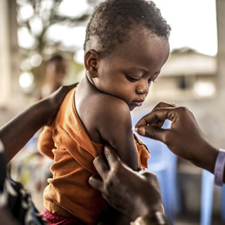 Vaccinazioni infantili: 20 milioni di bambini non hanno accesso ai vaccini salvavita